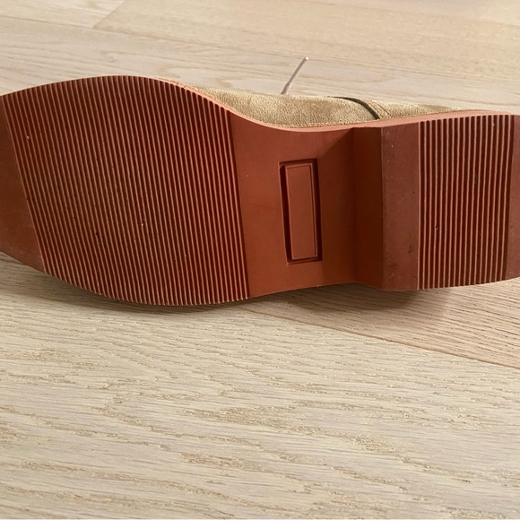 Women’s 6M Tan Suede Eddie Bauer Oxfords - Picture 6 of 7